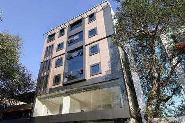 CAPITAL O 23461 Champion Lotus