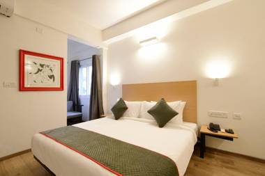 OYO Townhouse 106 Airport Road