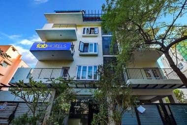 FabHotel Royal Serenity