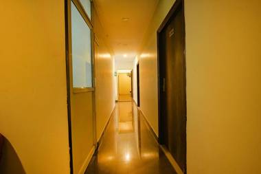 FabHotel Royal Serenity