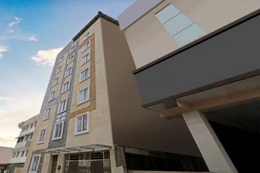 OYO Flagship 13933 Varcity Pearl