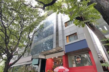 Capital O 11148 Amethyst Business Hotel