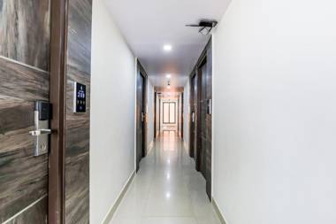 FabHotel Crown Heights - Fully Vaccinated Staff