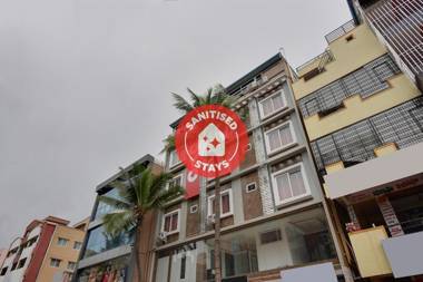 OYO Flagship 43308 Sri Sai Guru Comforts