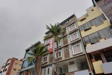 OYO Flagship 43308 Sri Sai Guru Comforts