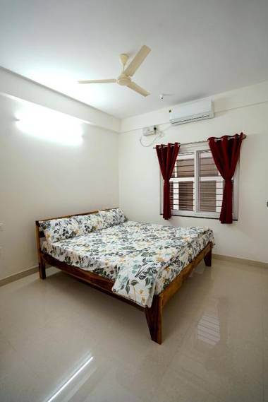 Castle JP Service Apartments