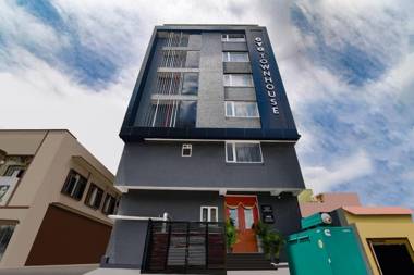 OYO Townhouse 238 Ulssor