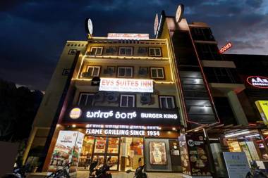 Townhouse OAK EVS Suites