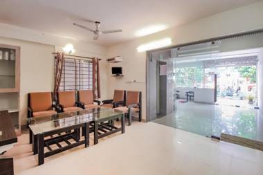 OYO 76390 Caesar's Palace