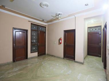 OYO 72861 Om Classic