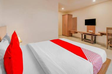 OYO 77066 Anjani Fortune Suites