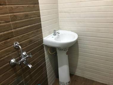 Hotel Housefinch Residency