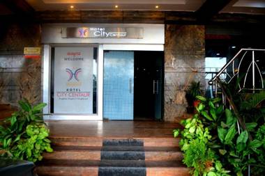 Hotel City Centaur and Convention Center- Vaccinated Staff