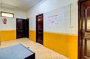 OYO 78474 Usuru Comforts