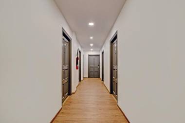 Capital O 79741 Royal Encore