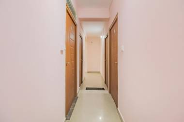 OYO 79181 Sri Dhanalakshmi Boarding & Lodging