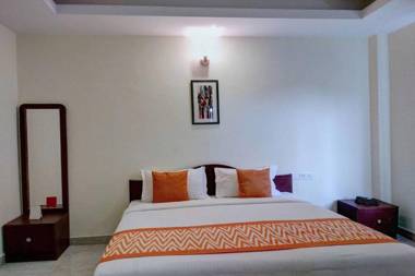 FabHotel Shreyas Inn