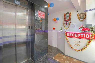 OYO Flagship 81248 Blooms Residency