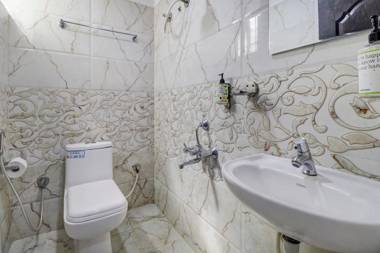 Townhouse OAK SRK White Inn