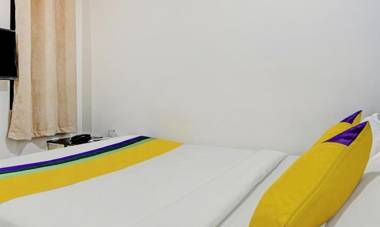 Treebo Trip Purple Suites