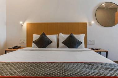 Upar Hotels Indiranagar