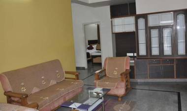 Goroomgo Ample Mint Bengaluru