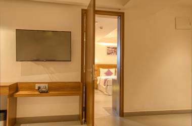 Lilac Hotel 5th Block