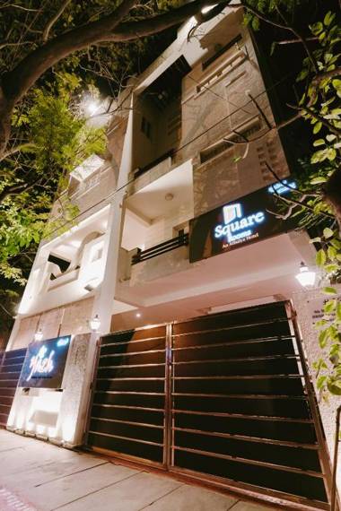 Square Rooms - An Athulya Hotel