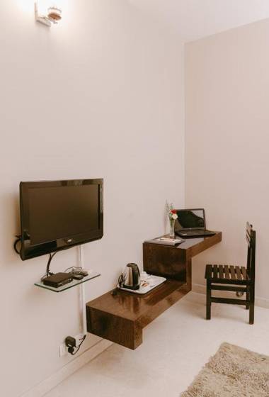 Square Rooms - An Athulya Hotel