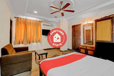 OYO 87278 Royal Grand Residency