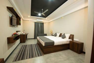 Royale sapphire Suites