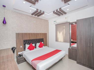OYO 7529 Mayuri Residency