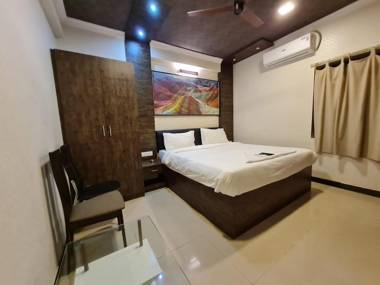 4 SEASONS SUITES (J.P. NAGAR)