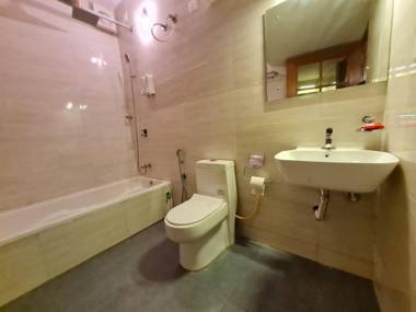 4 SEASONS SUITES (J.P. NAGAR)