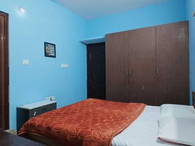 OYO 90649 Square Stay