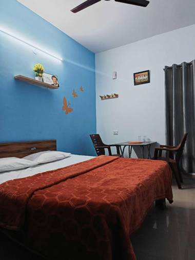 OYO 90649 Square Stay