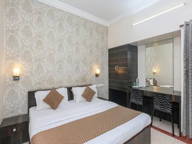 OYO 22595 Hotel Heritage Palace