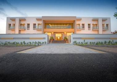 Hotel President Banquet & Lawn