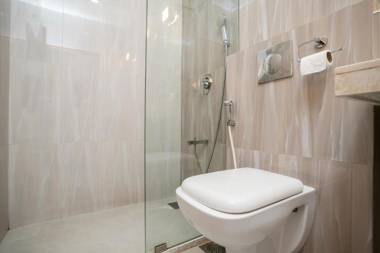 Ronne's 6 Bedroom villa