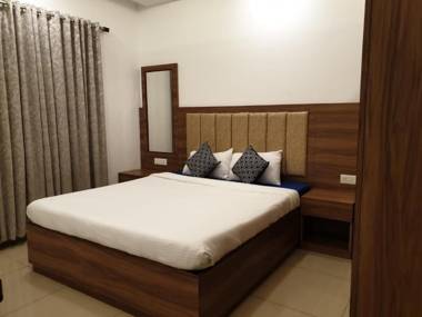 Eerus Den - A Luxurious 2 Bedroom Apartment By Leela Homes