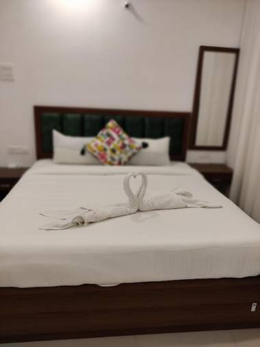 ComfyCorner - Luxurious 2-BHK Apartment