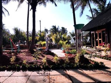 The Yuppi Hippi Premium Huts