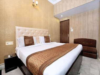 OYO 966 Hotel Sallow International