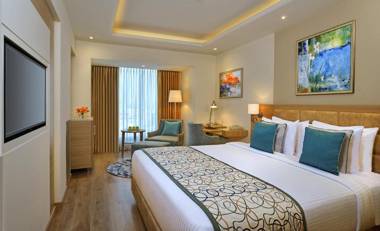Golden Sarovar Portico