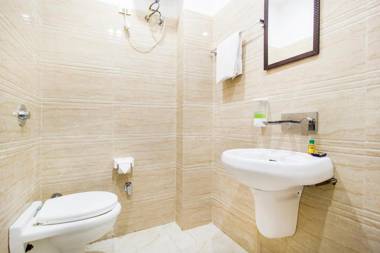 FabHotel Royal Villa Hussainpura Chowk