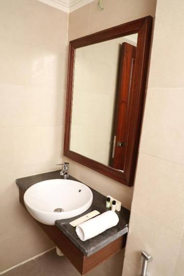 Hotel Golden Tower Near Heritage Street