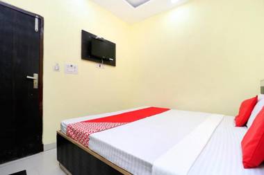 OYO 27650 Gian Residency