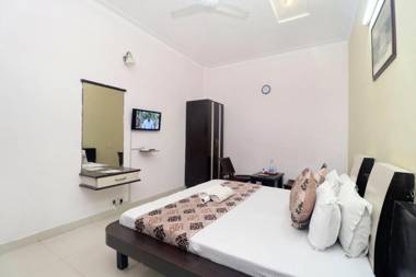 Gurjeet Guest House 100 meter From Golden Temple