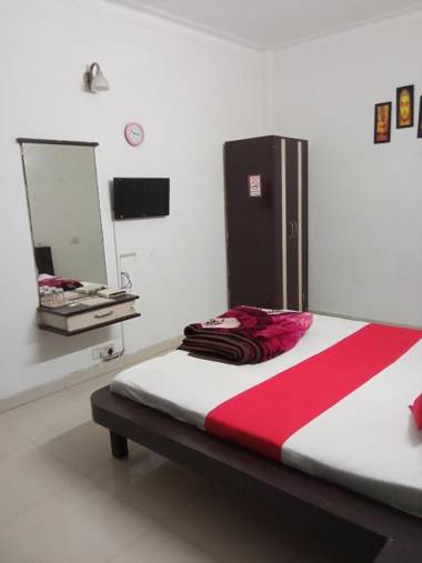 Gurjeet Guest House 100 meter From Golden Temple