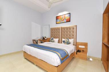 Hotel Vacation Inn With Golden Temple View